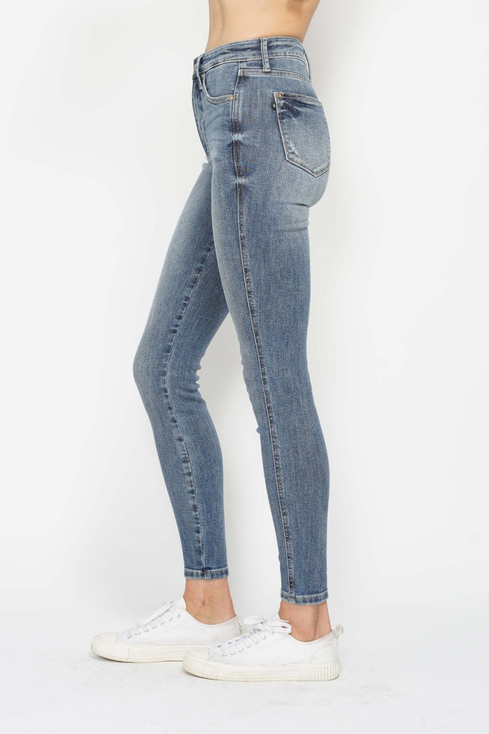 Judy Blue Skinny Jeans With Tummy Control
